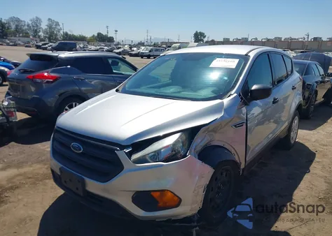2019 Ford Escape S z USA, uszkodzony, nr VIN 1FMCU0F77KUA20923